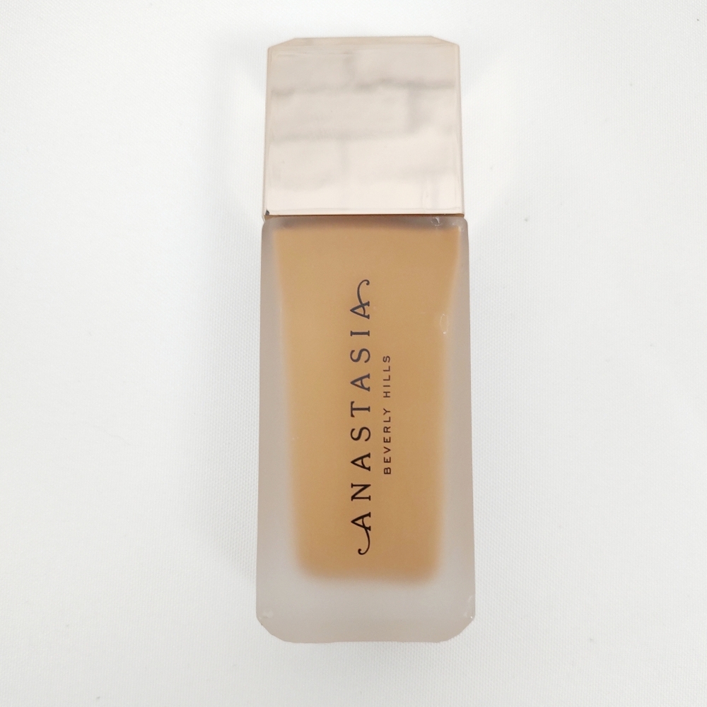 Anastasia Beverly Hills Impeccable Blurring Second Skin Foundation Matte 4.5W